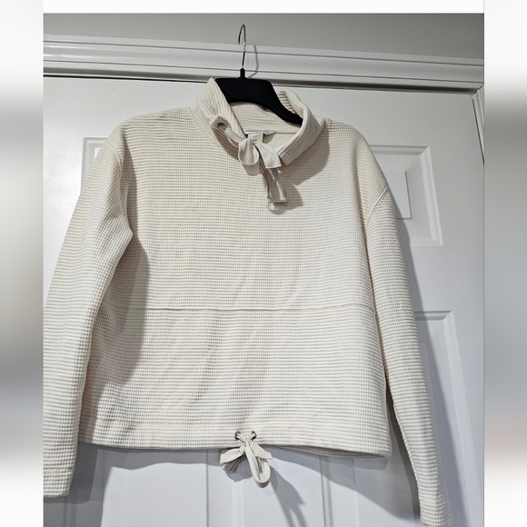 Club Monaco Other - Club Monaco pullover ribbed top with ribbon pull string size small